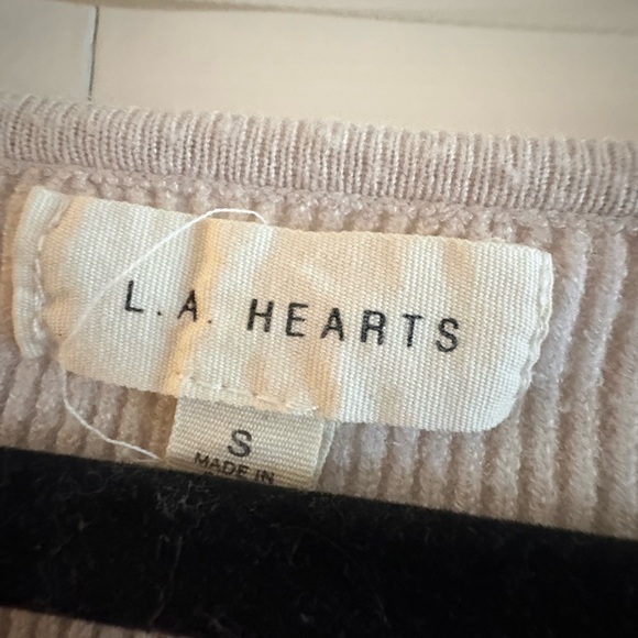 Urban Outfitters la hearts Cream V-Neck Ribbed Crop Top Sweater - Picture 3 of 3